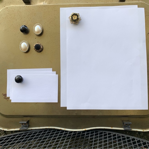 Set Gold Rhinestone Pearl Upcycled Repurpose Vintage Jewelry Refrigerator Magnet - Picture 5 of 6